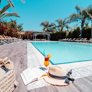 Azur Hotel